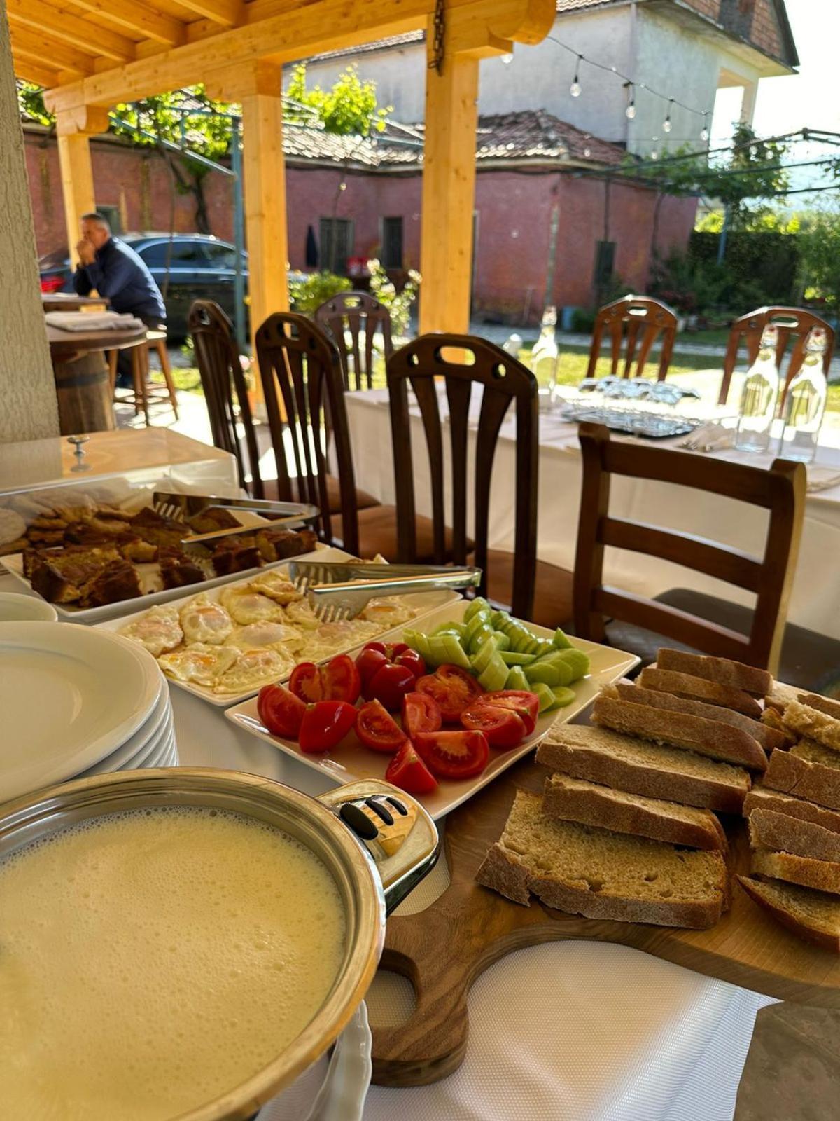 Guesthouse Marku - Mrizi I Zanave Fishte Exterior photo